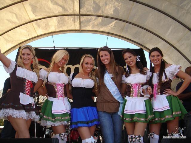 Oktoberfest - Hot girls and beer! - Pictures nr 24