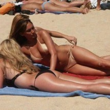 Dziewczyny w bikini IV — 15