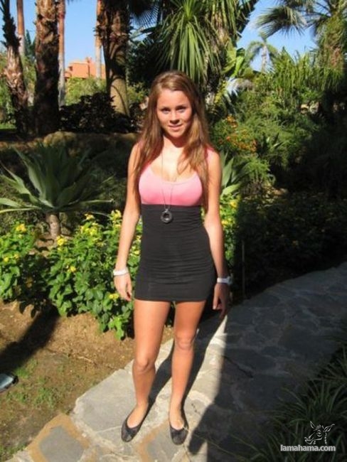 Girls in tight dresses IX - Pictures nr 17