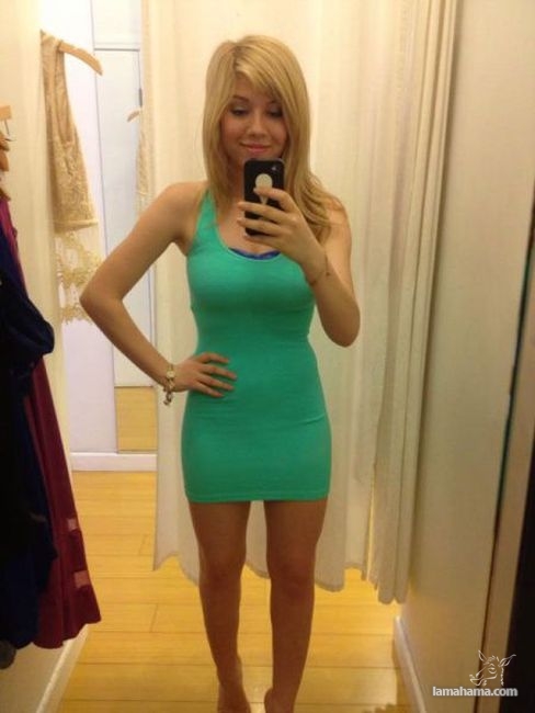 Girls in tight dresses IX - Pictures nr 30