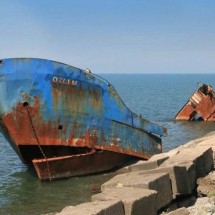 Shipwrecks — 13