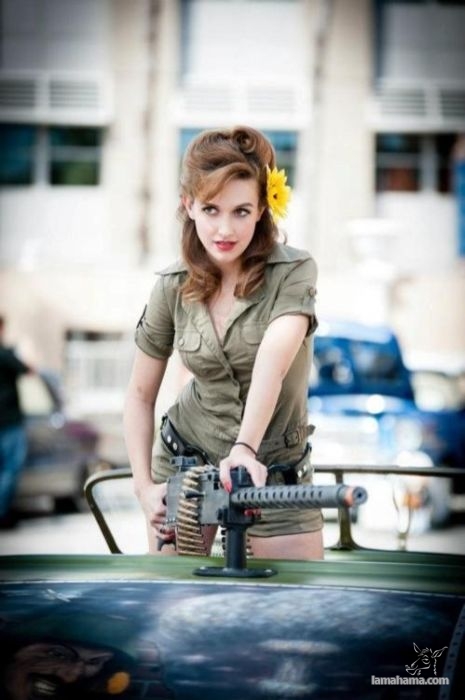 Girls with guns - Pictures nr 5