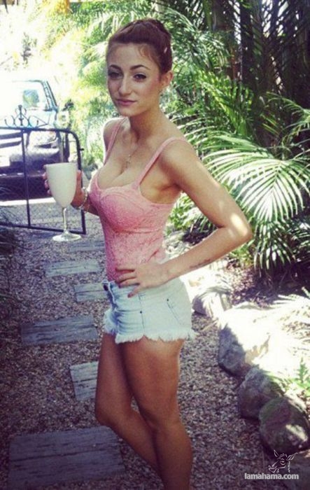 Girls in shorts - Pictures nr 13