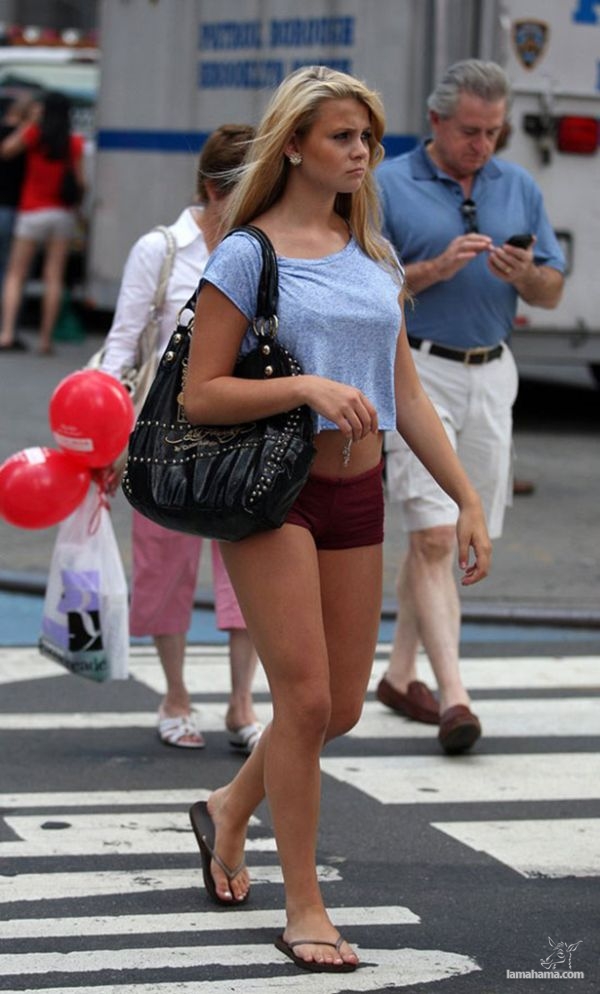Girls in shorts - Pictures nr 14