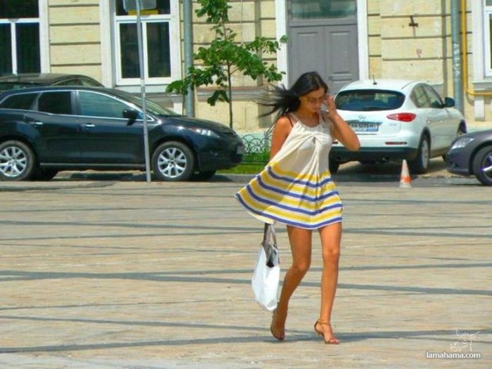 Hot girls in the streets - Pictures nr 16