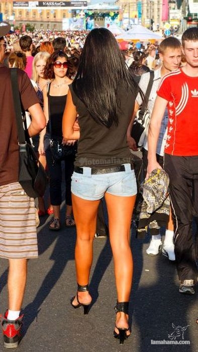 Hot girls in the streets - Pictures nr 38