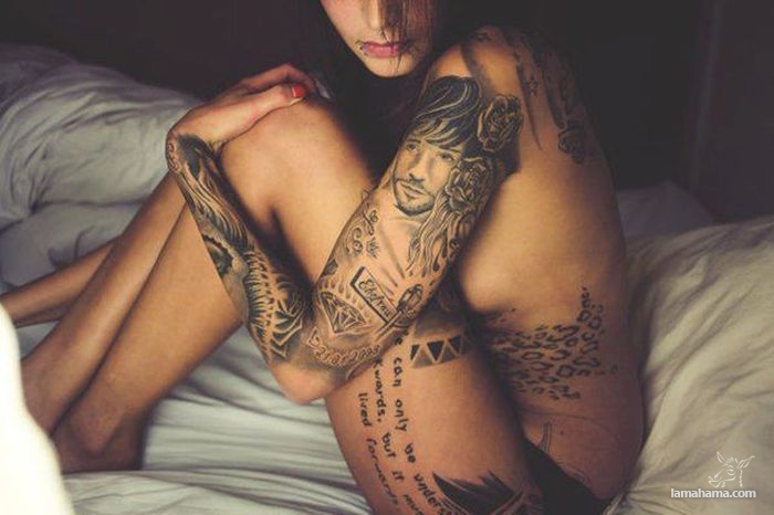 Girls with tattoos - Pictures nr 29