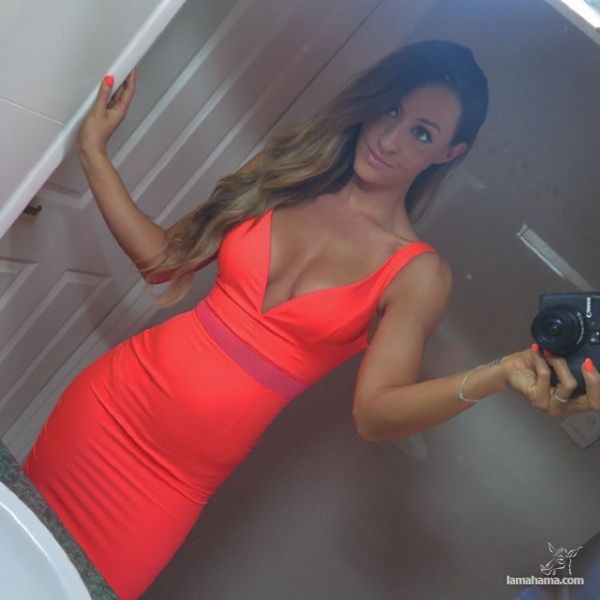Girls in tight dresses X - Pictures nr 29