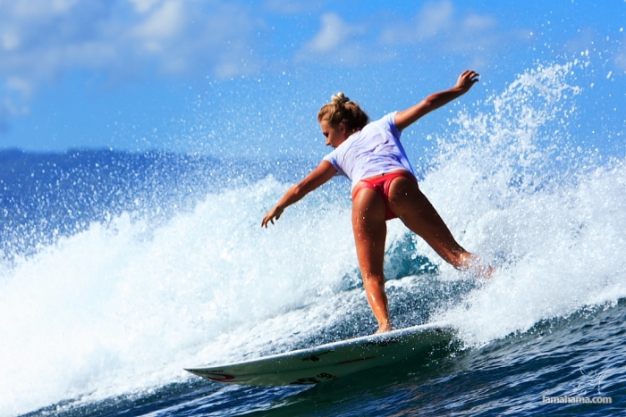 Beautiful girls surfing - Pictures nr 7