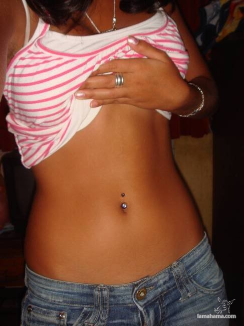 Girls with belly button rings - Pictures nr 26