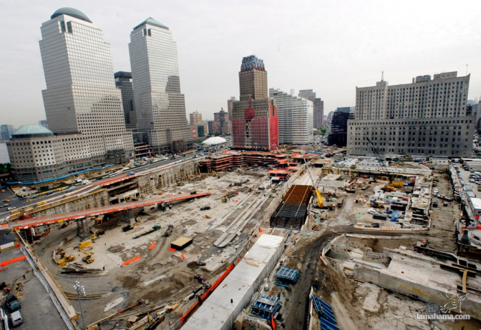 WTC Ground Zero: Before, during and 10 years later - Pictures nr 10