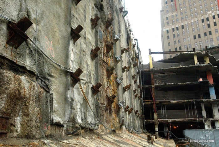 WTC Ground Zero: Before, during and 10 years later - Pictures nr 13