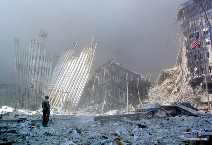 WTC Ground Zero: Before, during and 10 years later - Pictures nr 2