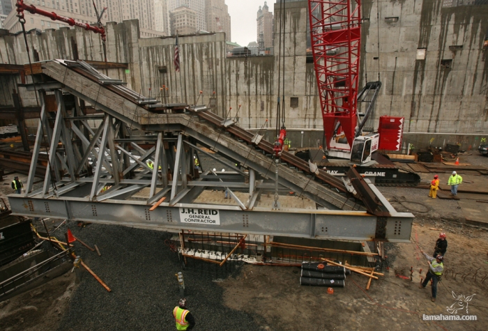 WTC Ground Zero: Before, during and 10 years later - Pictures nr 23