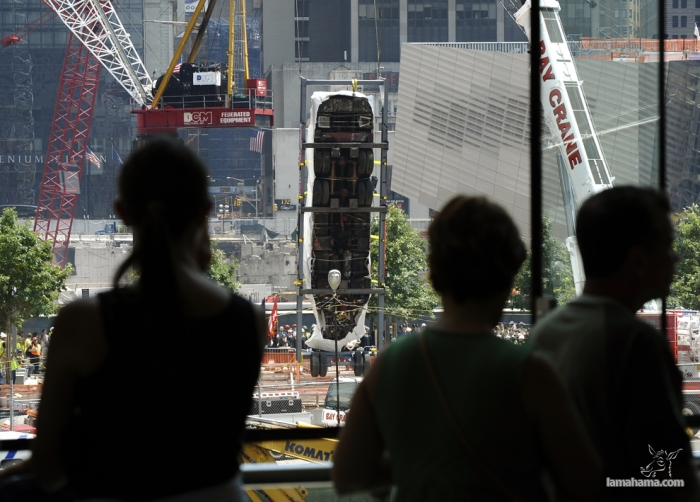 WTC Ground Zero: Before, during and 10 years later - Pictures nr 34