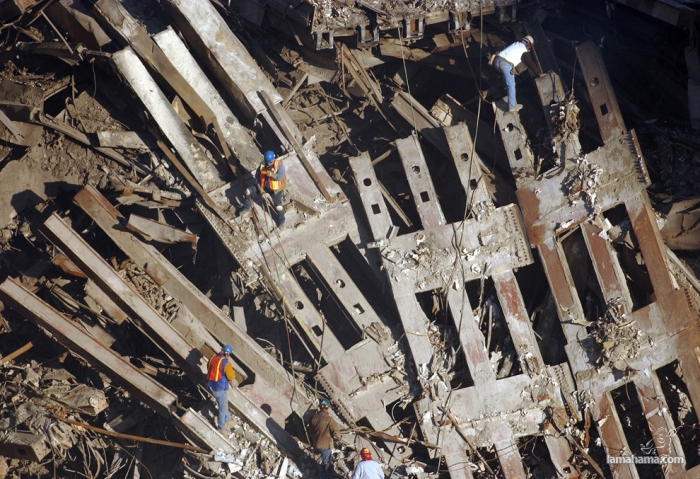 WTC Ground Zero: Before, during and 10 years later - Pictures nr 4