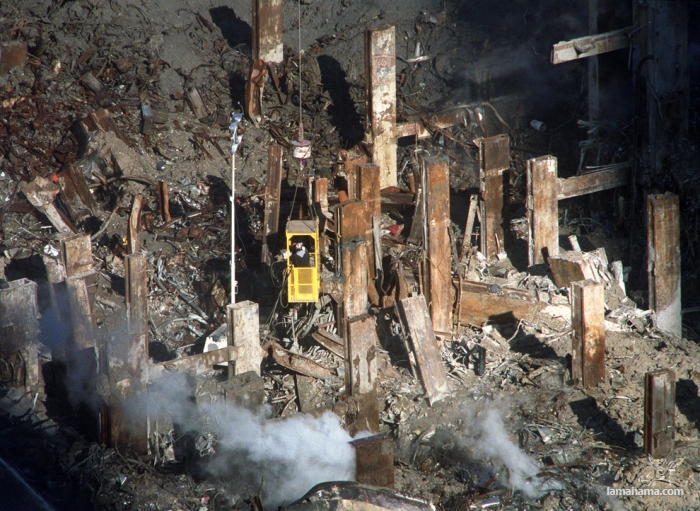 WTC Ground Zero: Before, during and 10 years later - Pictures nr 6