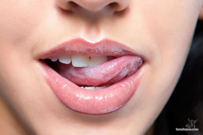 Sensual female lips - Pictures nr 2