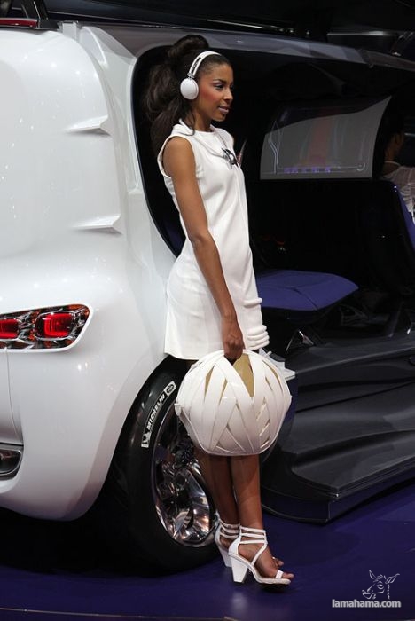Cars and girls of Frankfurt Auto Show 2011 - Pictures nr 20