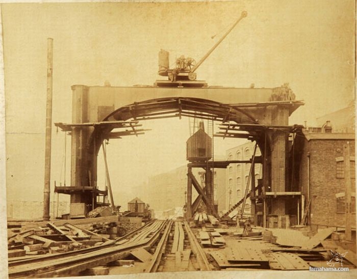 Old photos from the construction of London Tower Bridge - Pictures nr 11