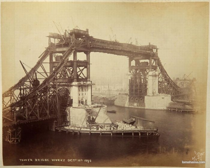 Old photos from the construction of London Tower Bridge - Pictures nr 14