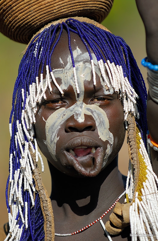 Women from the Mursi tribe - Pictures nr 10