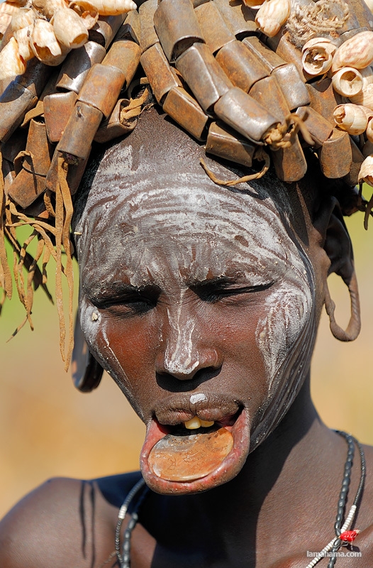 Women from the Mursi tribe - Pictures nr 14