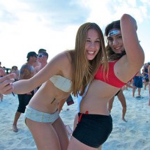 Dziewczyny z rejsu Holy Ship — 37