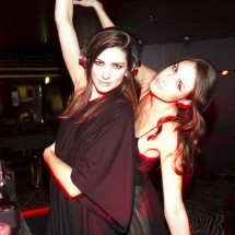 Dziewczyny z rejsu Holy Ship — 9