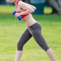 Morning workout with Sarah Shahi — 6