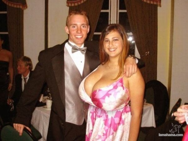 Extremely huge breasts - Pictures nr 1