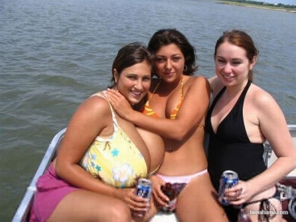 Extremely huge breasts - Pictures nr 25
