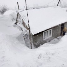 Wioska w Rumunii zasypana mega śniegiem — 23