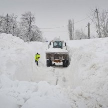 Wioska w Rumunii zasypana mega śniegiem — 32