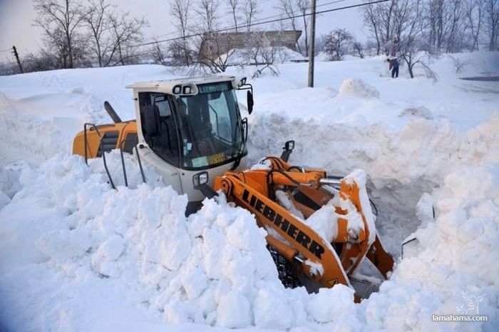 Wioska w Rumunii zasypana mega śniegiem - Zdjecie nr 16