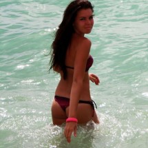 Dziewczyny w bikini — 43