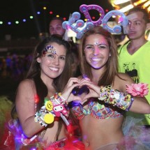 Girls from Electric Daisy Carnival 2012 — 18