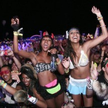 Girls from Electric Daisy Carnival 2012 — 36