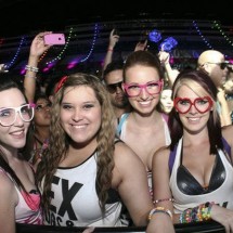 Girls from Electric Daisy Carnival 2012 — 6