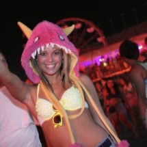 Girls from Electric Daisy Carnival 2012 — 9