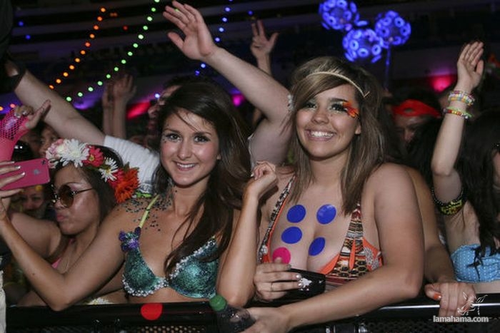 Girls from Electric Daisy Carnival 2012 - Pictures nr 13