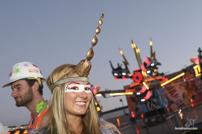 Girls from Electric Daisy Carnival 2012 - Pictures nr 39