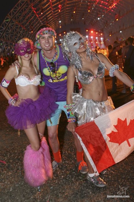 Girls from Electric Daisy Carnival 2012 - Pictures nr 40