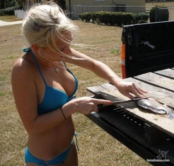 Girls fishing in bikini - Pictures nr 28