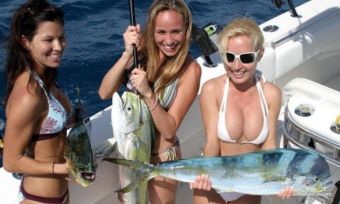 Girls fishing in bikini - Pictures nr 7