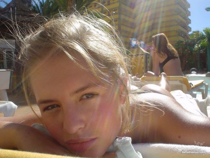 Photos of girls from holiday on beach - Pictures nr 22