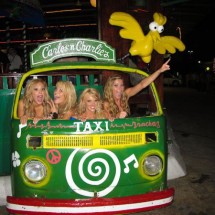 Hooters Dream Girls 2011 — 28