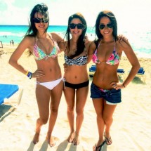 Girls on the beach — 20