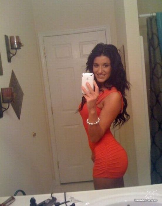 Girls in tight dresses II - Pictures nr 22