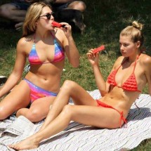 Dziewczyny w bikini — 53